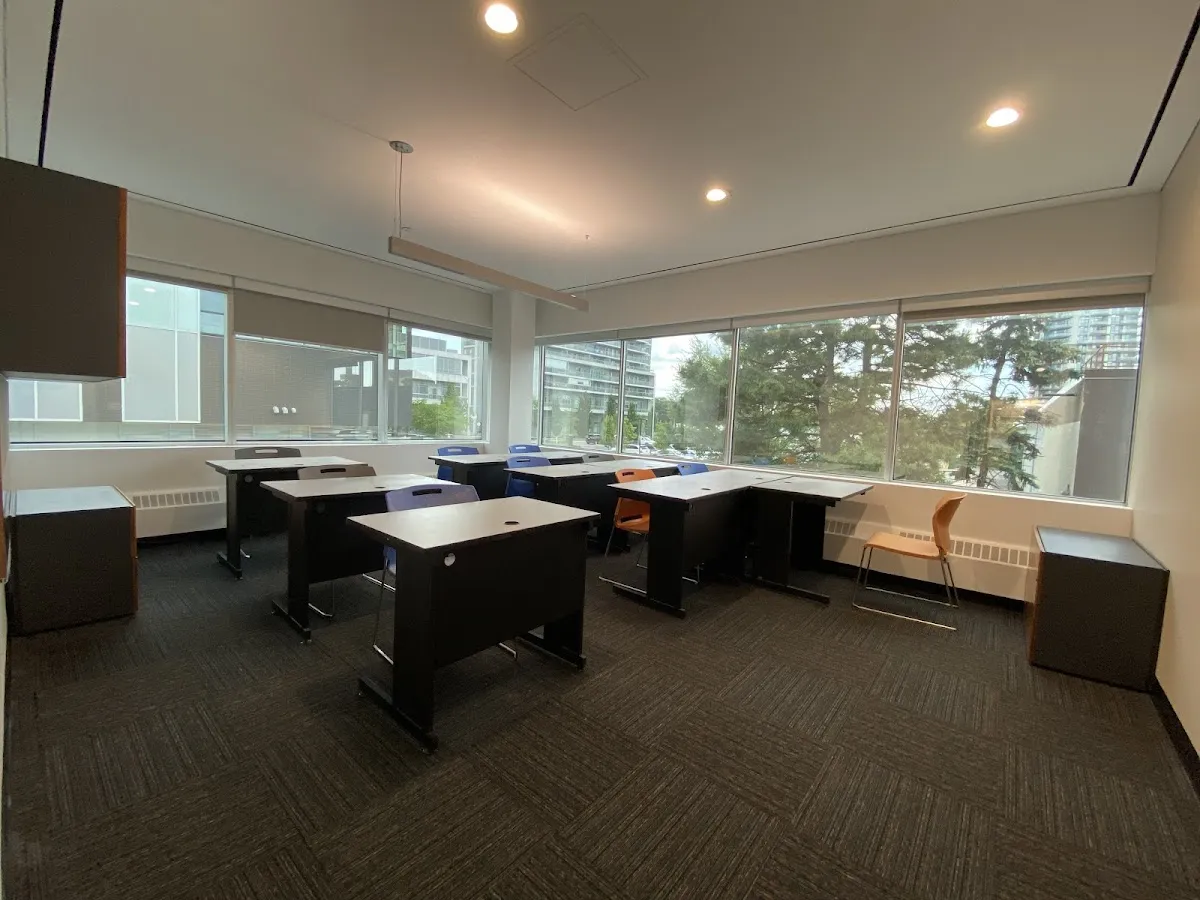 Cestar High School campus photo 3