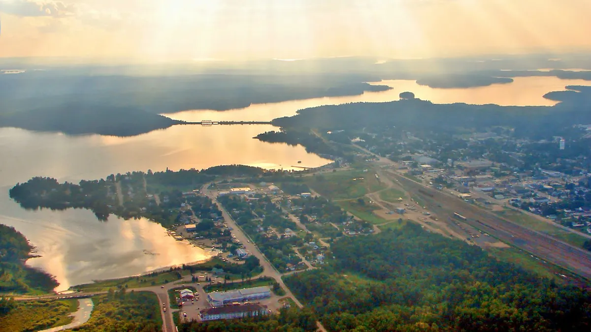 Dennis Franklin Cromarty High School campus photo 1