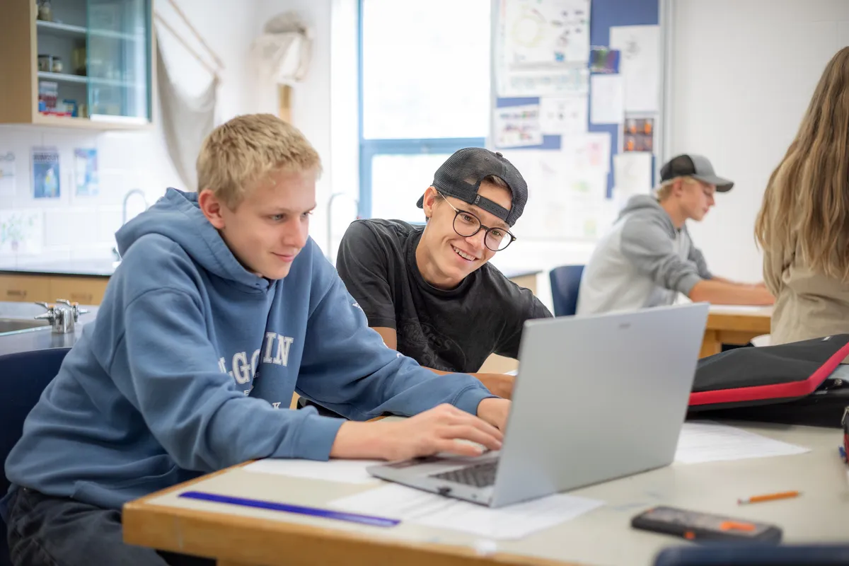 London Christian High campus photo 1