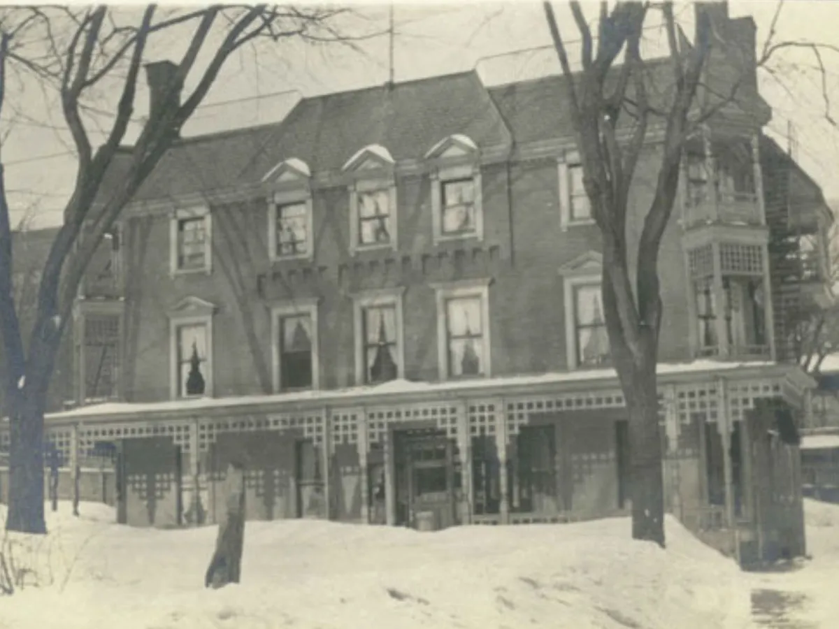 Miss Edgar's and Miss Cramp's School campus photo 8