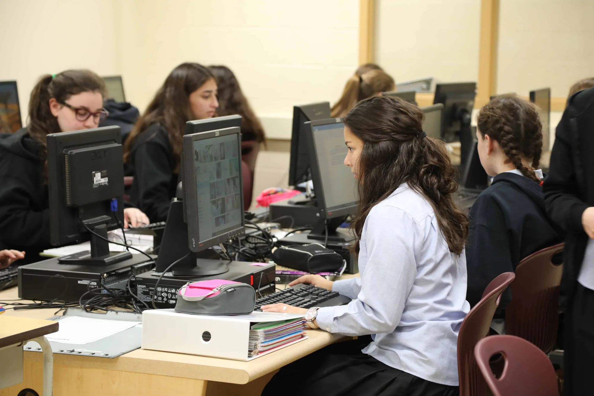 Tiferes Bais Yaakov High School