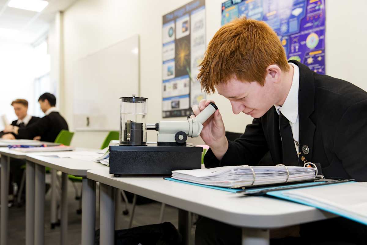 West Island College campus photo 8