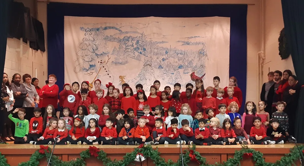 White Oaks Montessori School campus photo 5