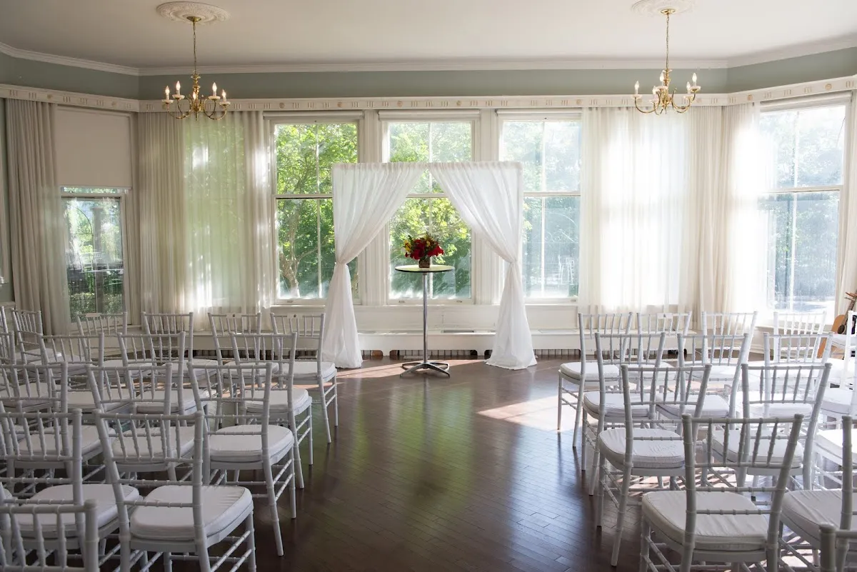 De La Salle College campus photo 30