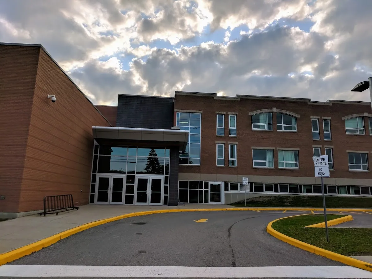 Lycée Claudel campus photo 7