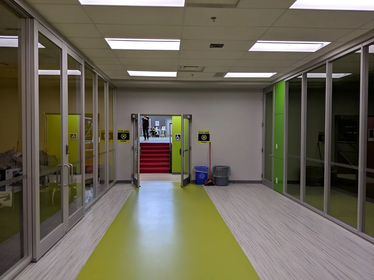 Renert School campus photo 14