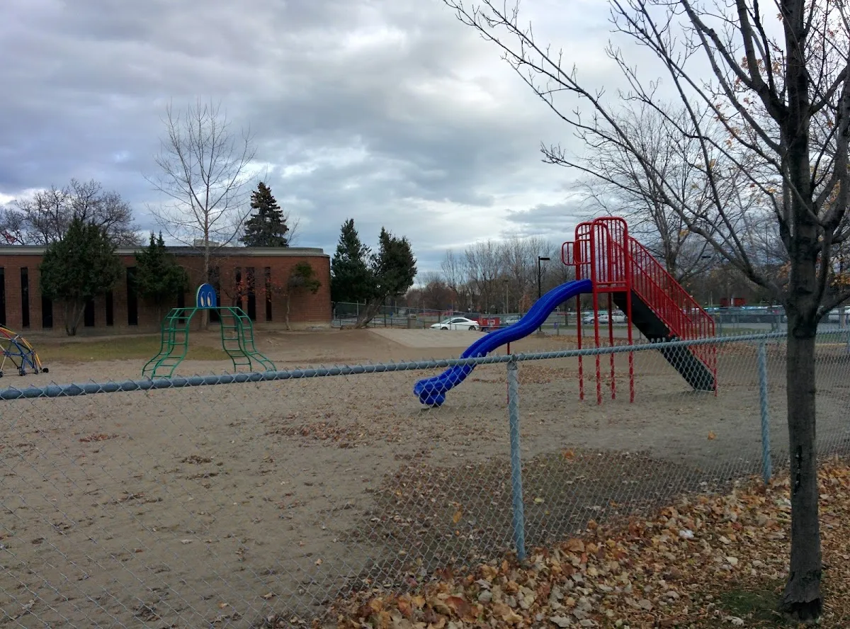 Académie Internationale Westboro International Academy campus photo 8