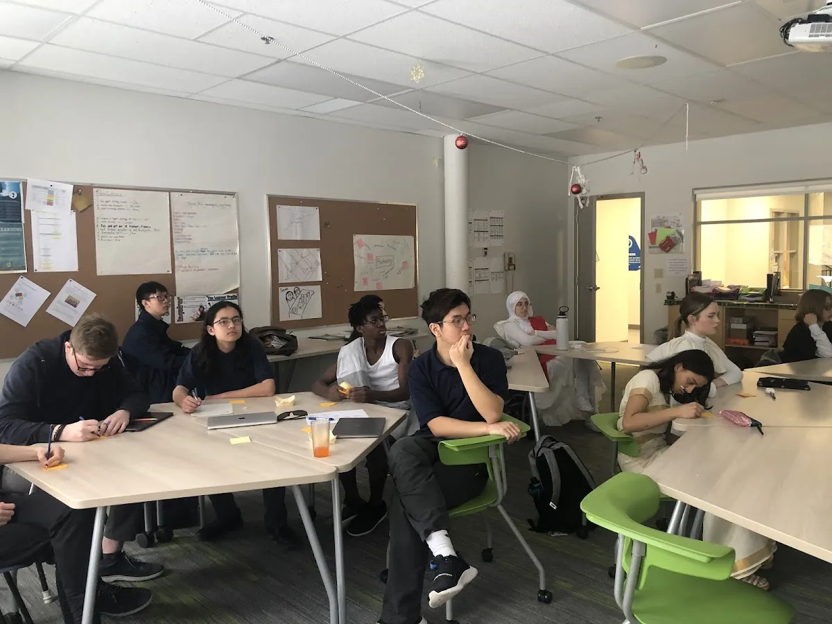 Unisus School campus photo 27