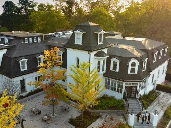 MacLachlan College campus photo 1