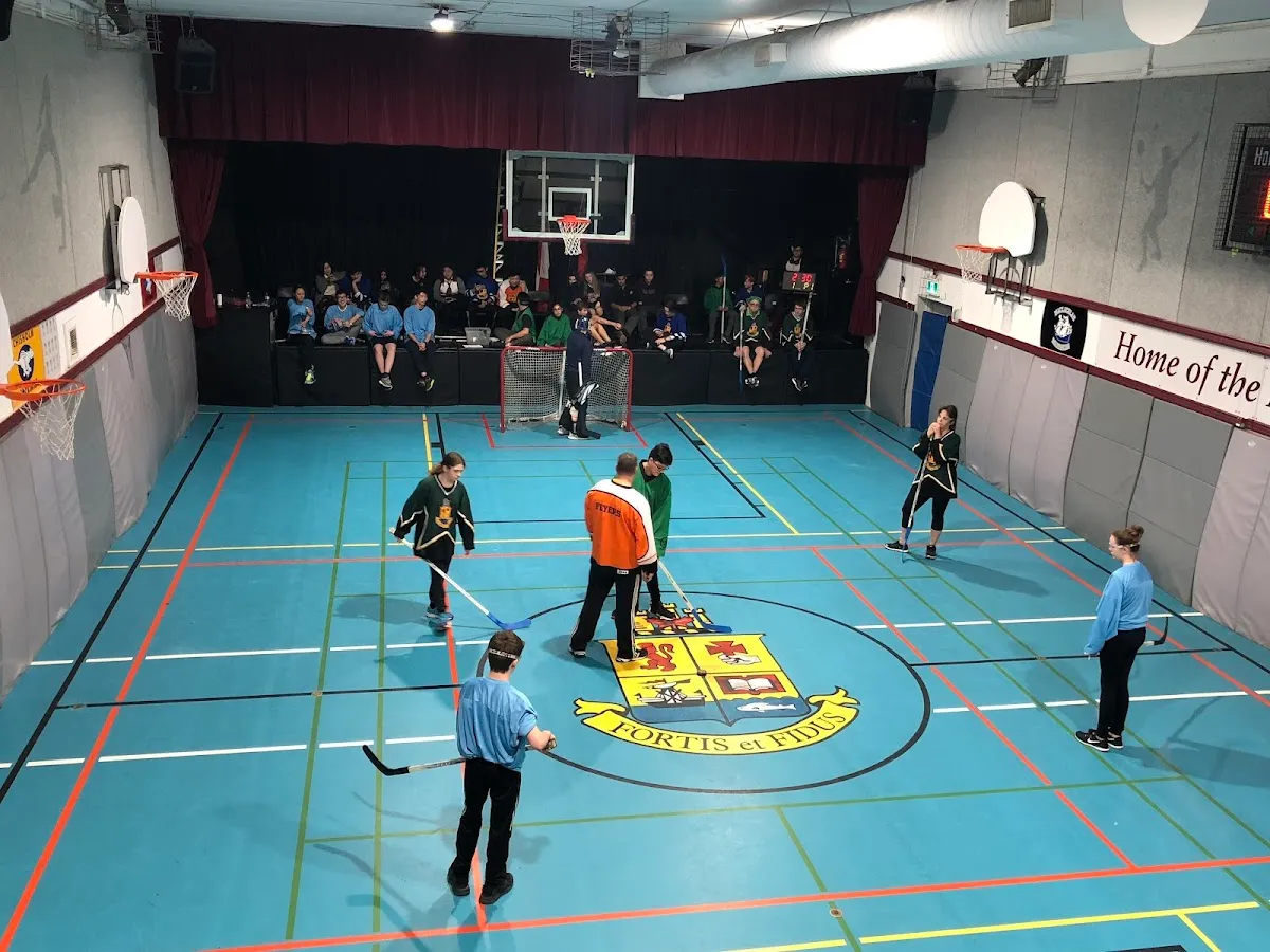 MacLachlan College campus photo 33