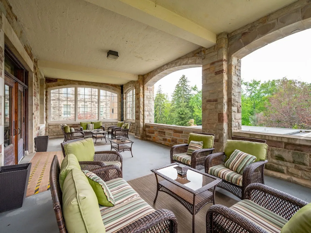 Laureate College campus photo 3