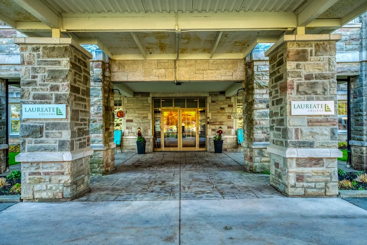 Laureate College campus photo 10