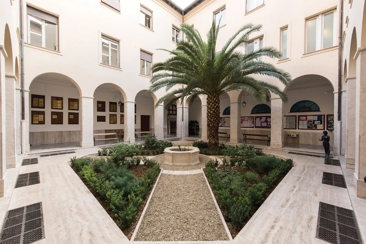 St. Stephen's School, Rome campus photo 4