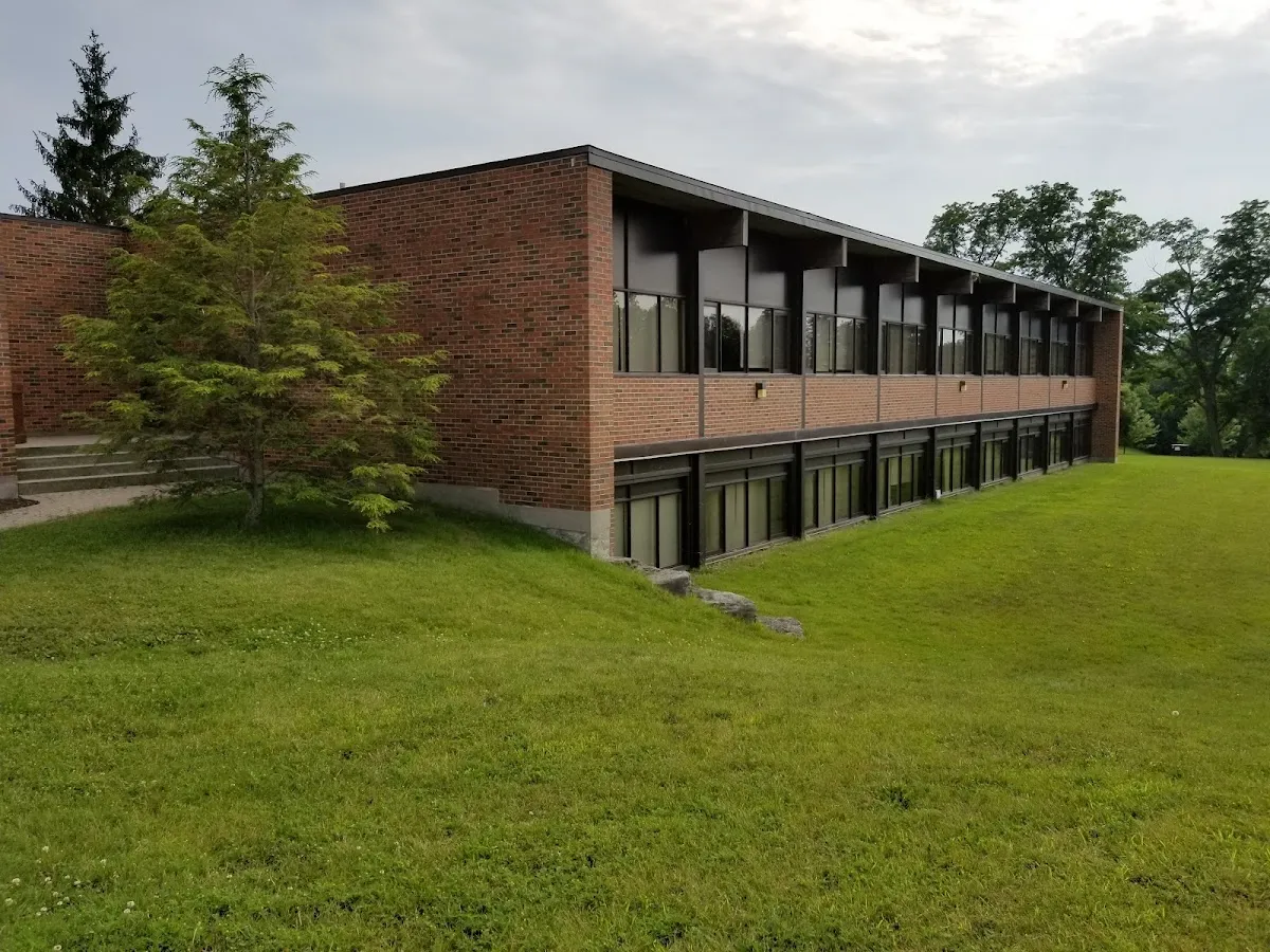 Kingsway College Private High School campus photo 2