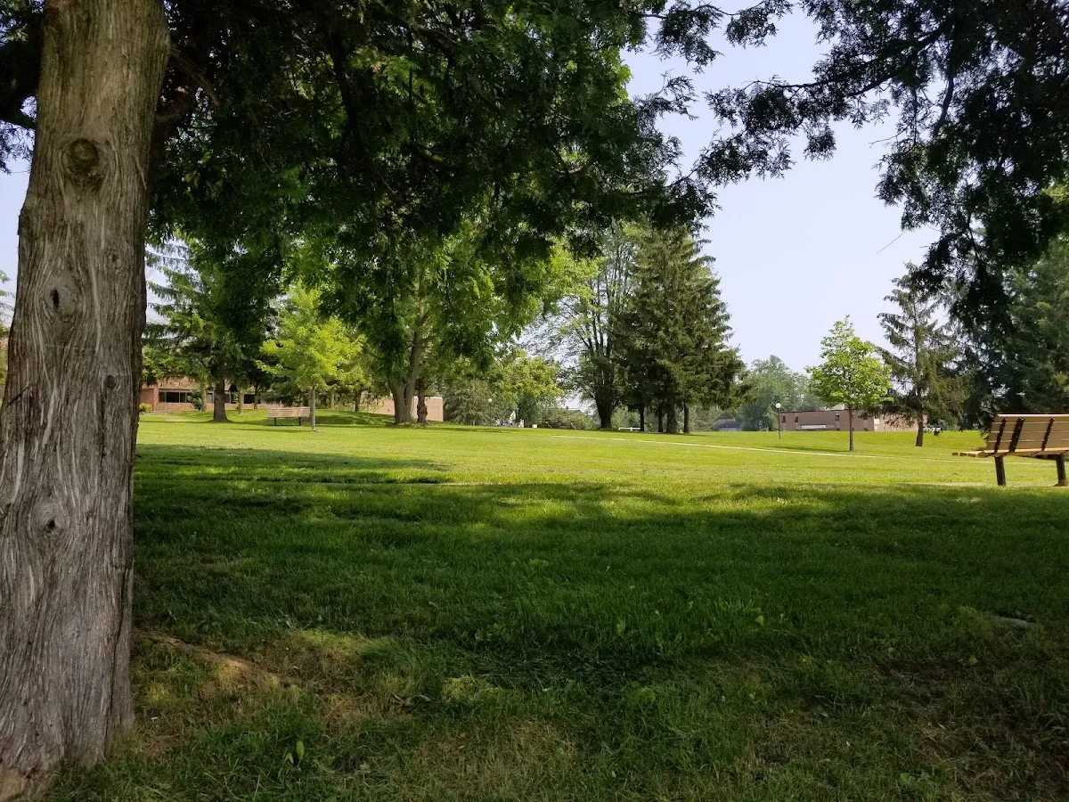 Kingsway College Private High School campus photo 25