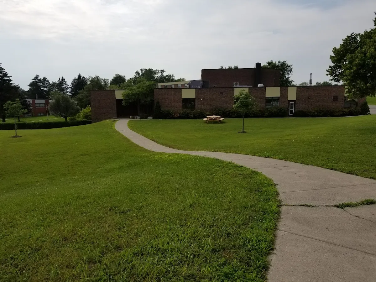 Kingsway College Private High School campus photo 30