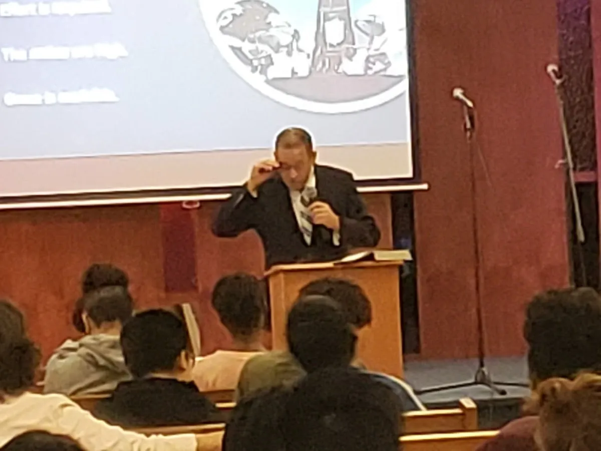 Kingsway College Private High School campus photo 32