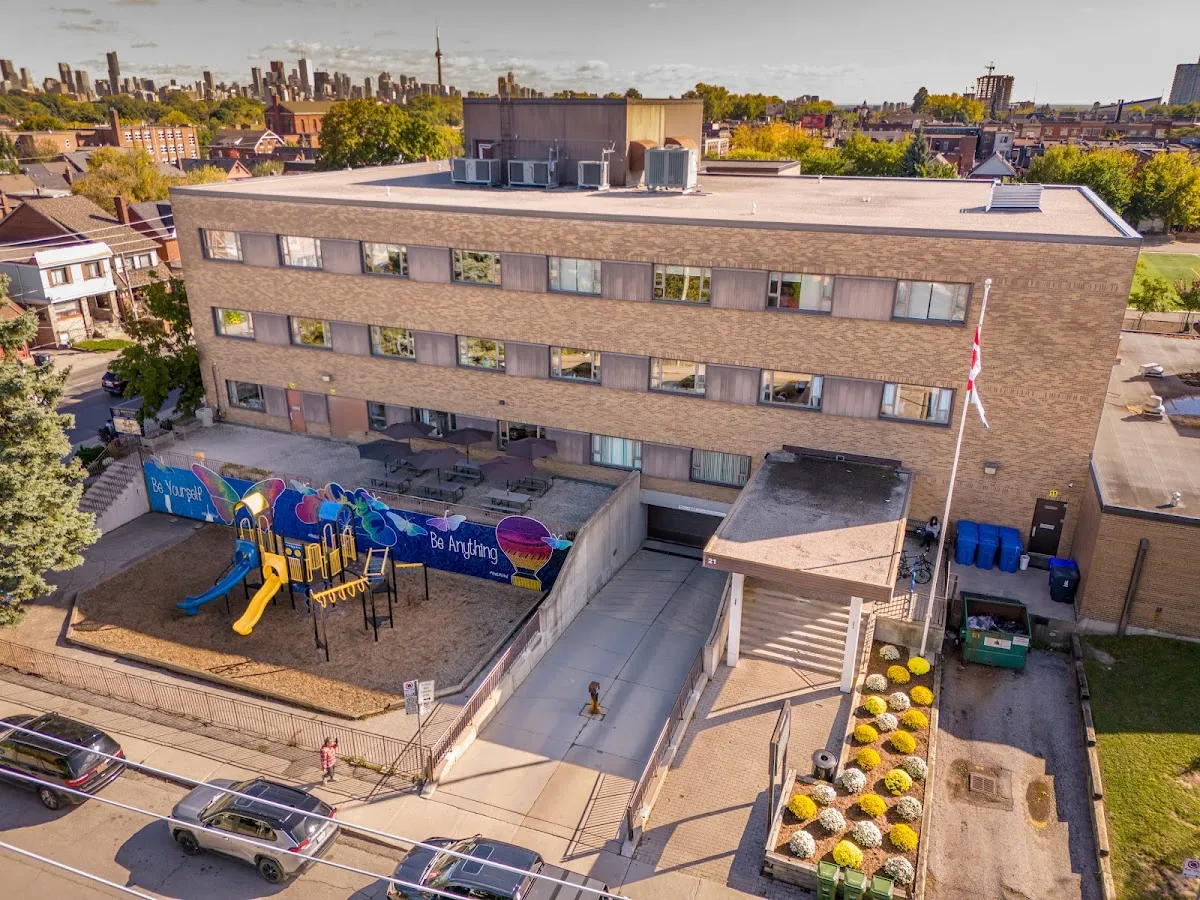 Hudson College campus photo 3