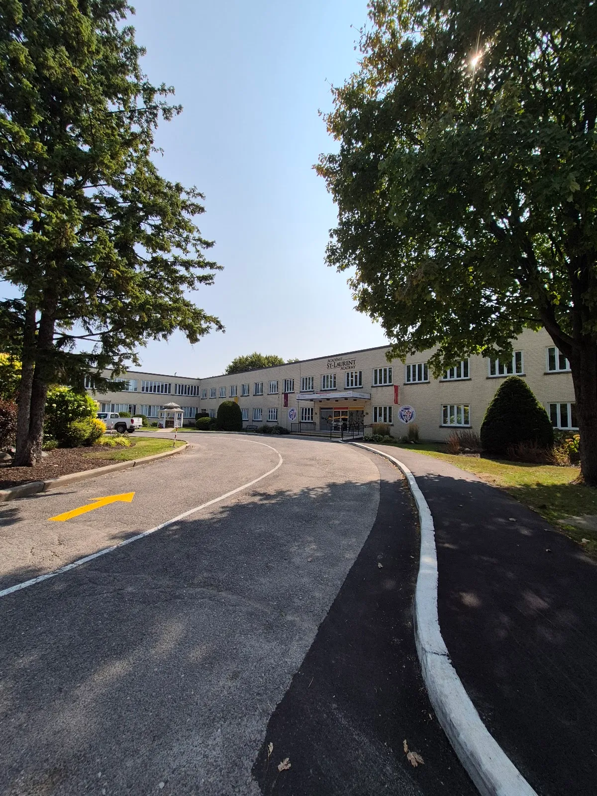 Académie St-Laurent Academy campus photo 7