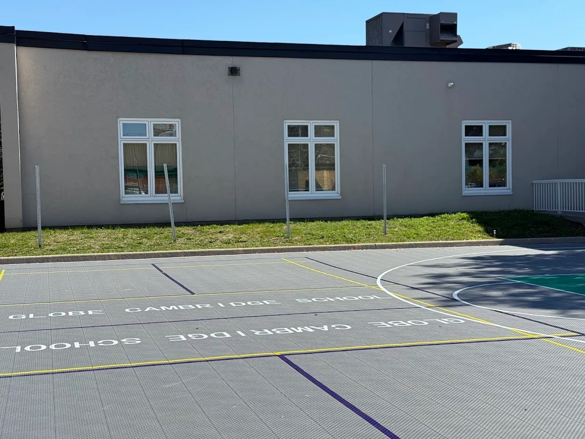 Globe Cambridge School campus photo 9