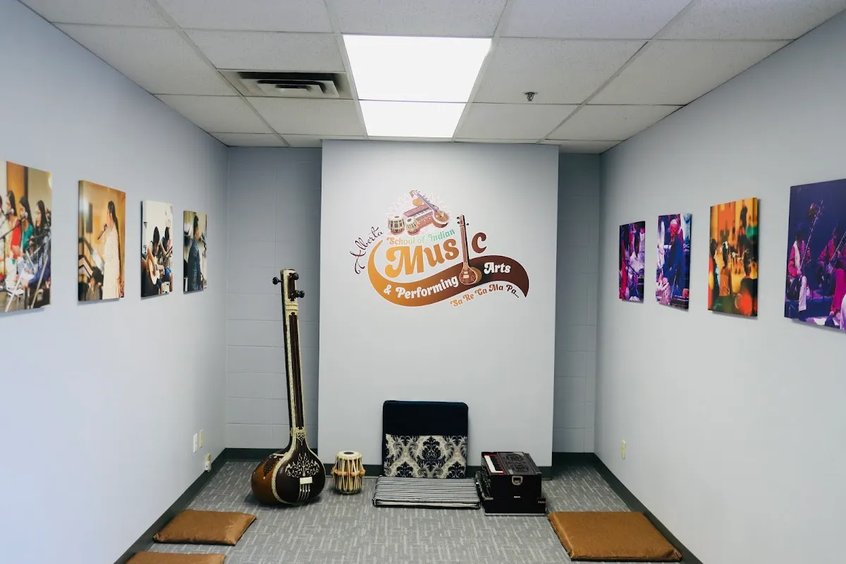 School of East Indian Languages and Performing Arts campus photo 19