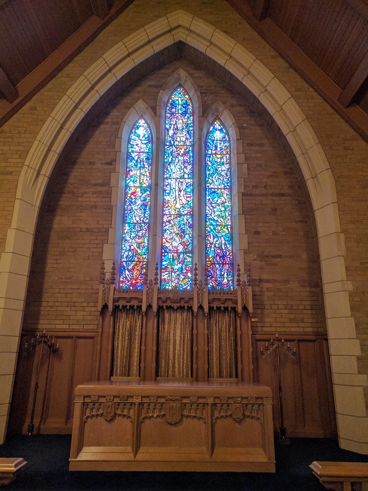 Trafalgar Castle School campus photo 13