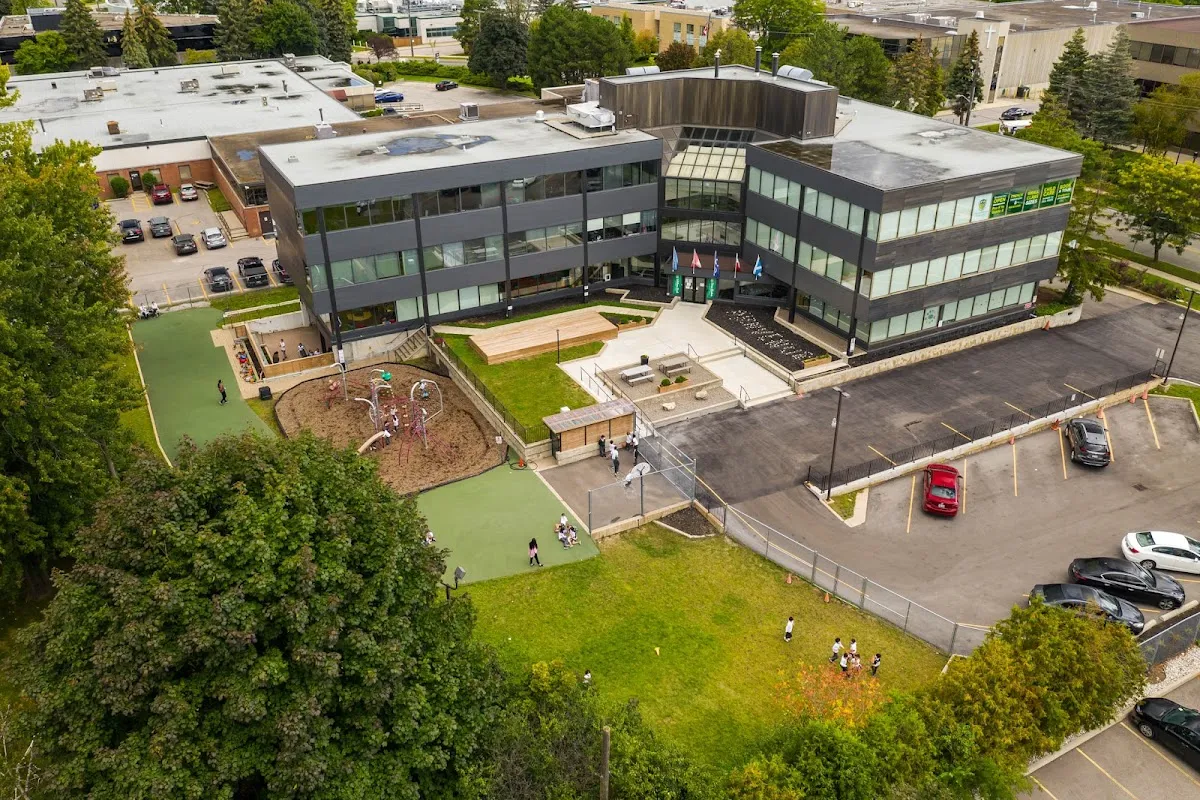 Giles School campus photo 30