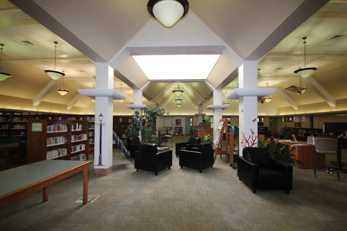 Ashbury College campus photo 3