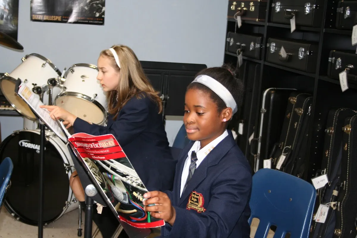 Lynn-Rose School campus photo 17