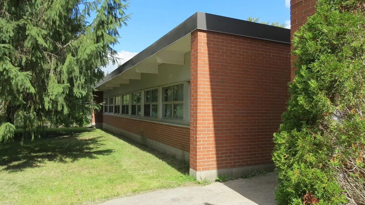 Lynden School campus photo 15